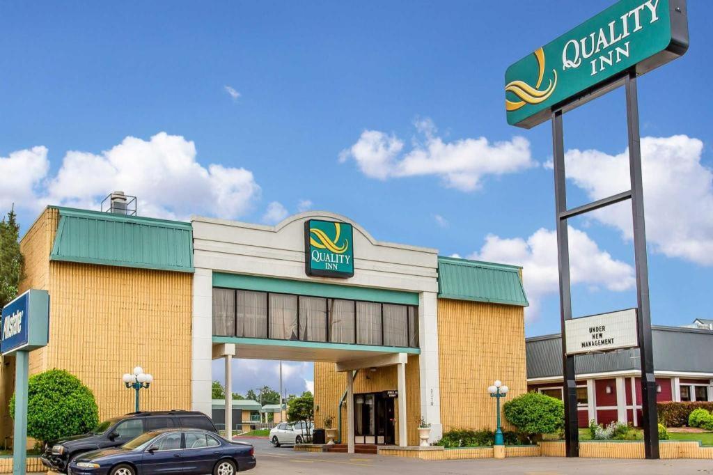 Rodeway Inn Лотон Экстерьер фото